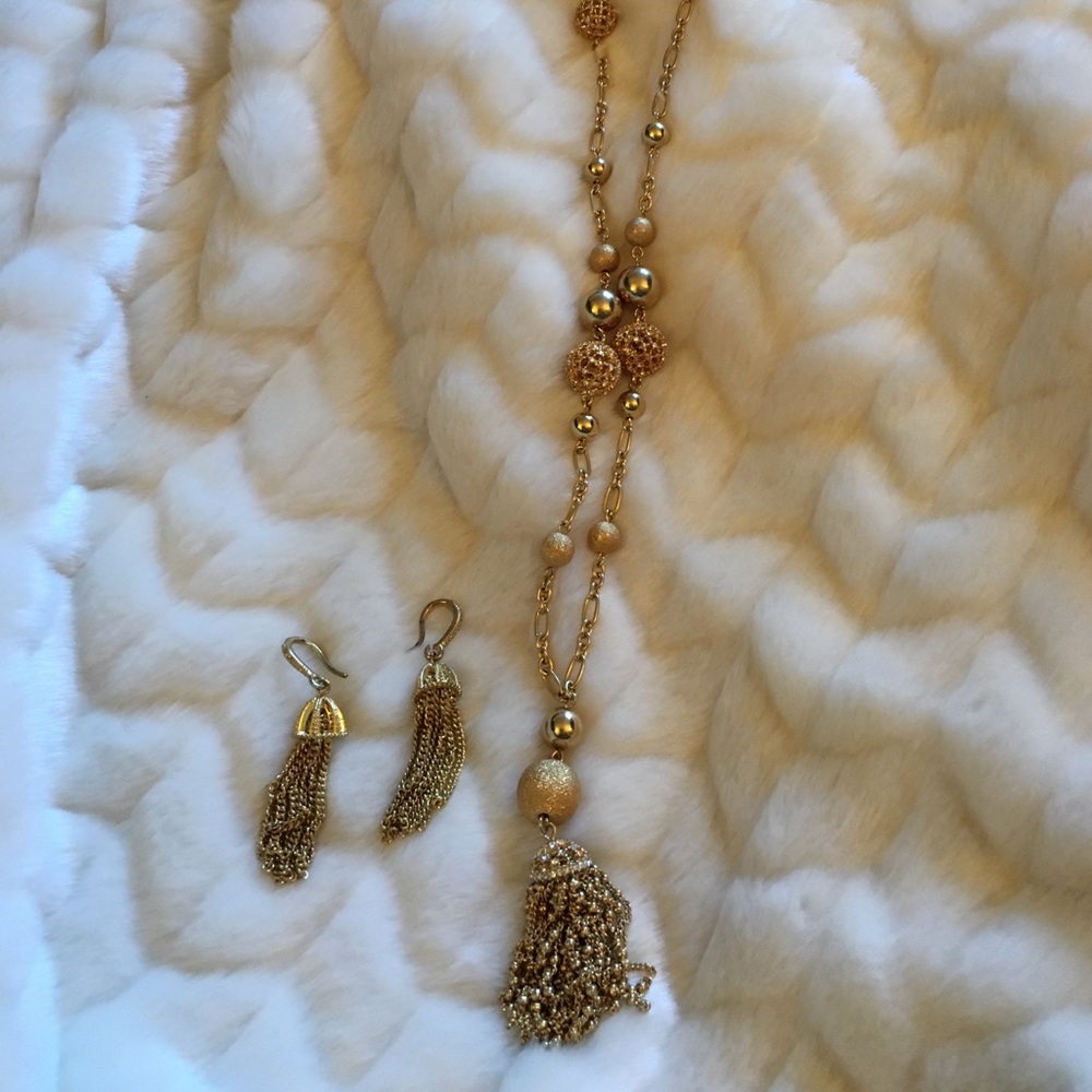 Gold Necklace & Earrings Set